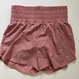 Nike One Ultra High Waisted Dri-FIT Shorts M 💗 New without tags